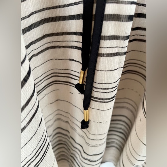 NWT Banana Republic Black and Cream Striped Dress - Picture 4 of 7